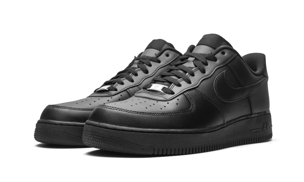 NIKE Air Force 1 Low "Triple Black"